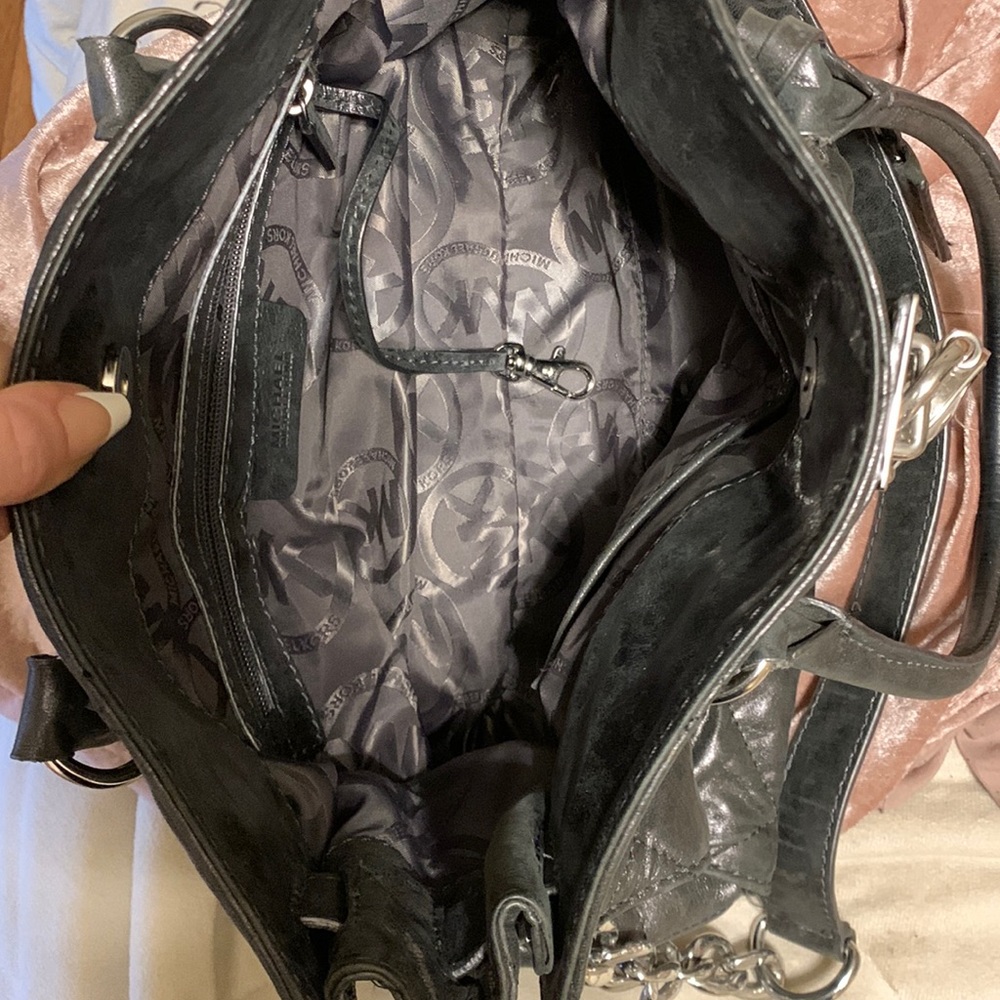 🎉 PRICE DROP!!! 🎉Authentic Michael Kors bag!🎉 - Picture 4 of 6